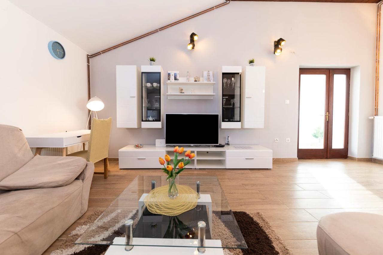 Apartman Lana Biograd Na Moru Exterior photo